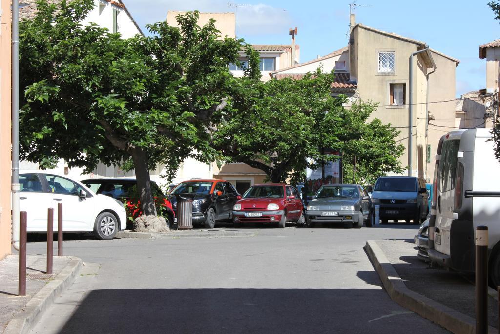 Studio De Charme Avec Sa Terrasse En Plein Coeur De Ville LʼIsle-sur-la-Sorgue Zewnętrze zdjęcie